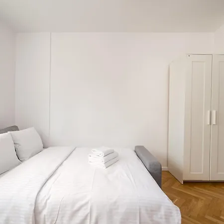 Praga Fundamentowa Modern By Bookinghost Apartament *